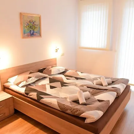 아파트 Two Bedroom In Front Of Gondola